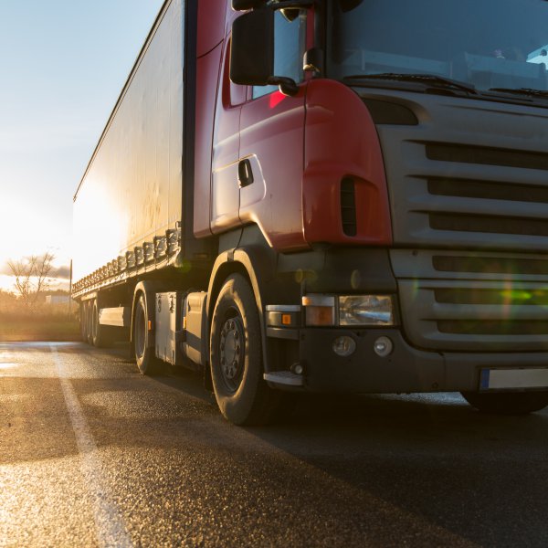 Unidad de transporte terrestre en ruta